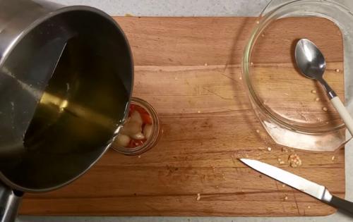 Маринованный полуострый перец рецепт. Маринованный острый перец на зиму — 10 простых рецептов, пальчики оближешь